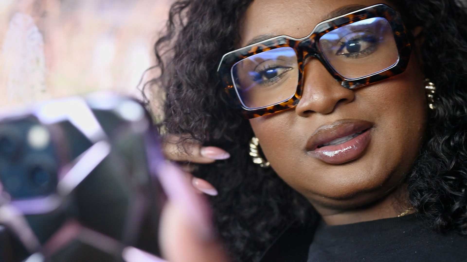 Shadia - Dishonest [Music Video]